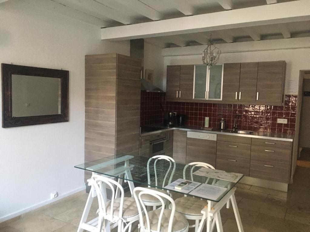 Ferienwohnung Un Coin De Luberon LʼIsle-sur-la-Sorgue Exterior foto
