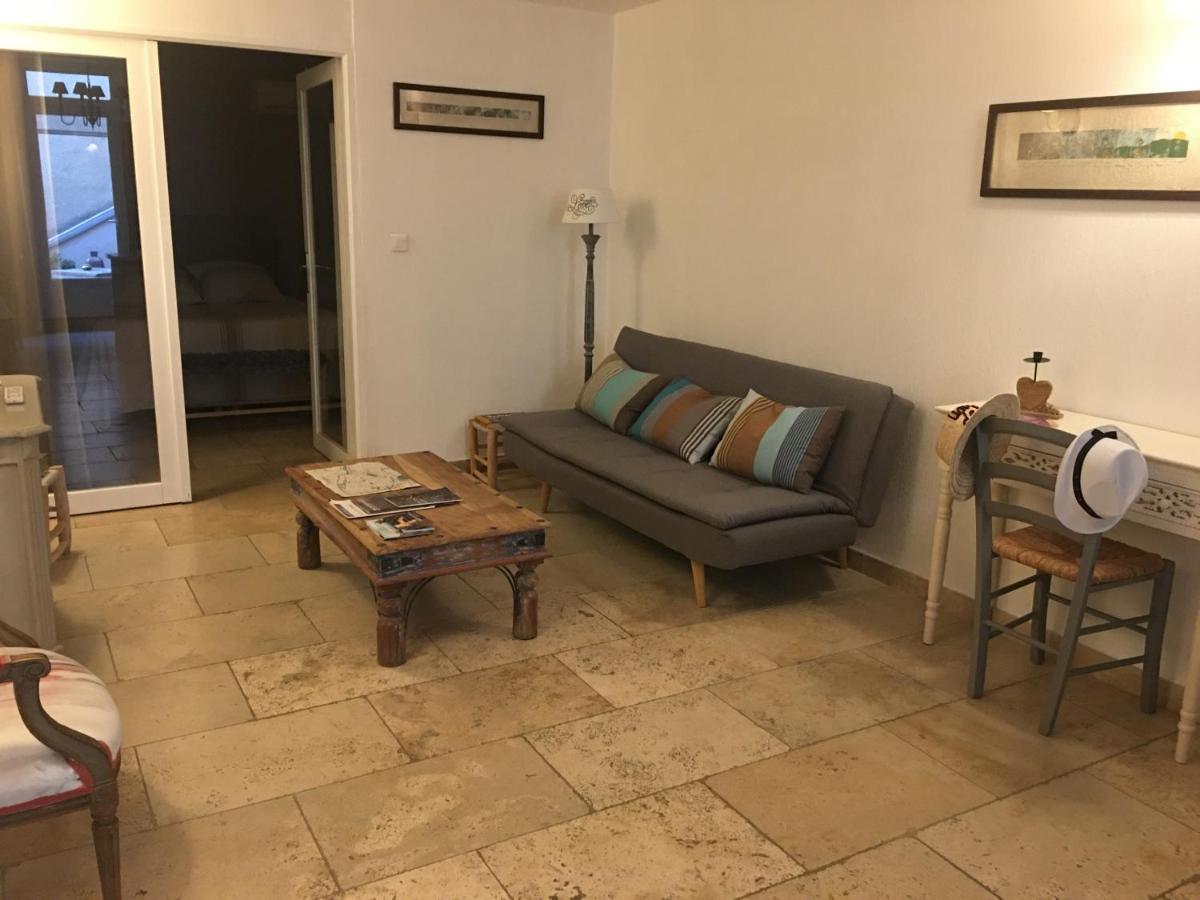 Ferienwohnung Un Coin De Luberon LʼIsle-sur-la-Sorgue Exterior foto