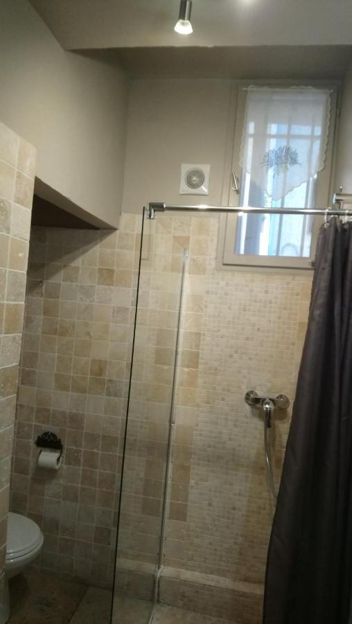 Ferienwohnung Un Coin De Luberon LʼIsle-sur-la-Sorgue Exterior foto
