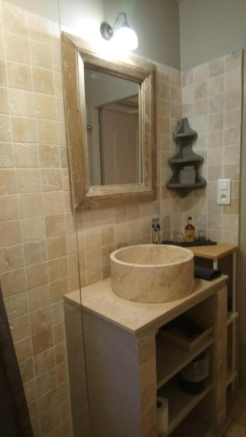 Ferienwohnung Un Coin De Luberon LʼIsle-sur-la-Sorgue Exterior foto