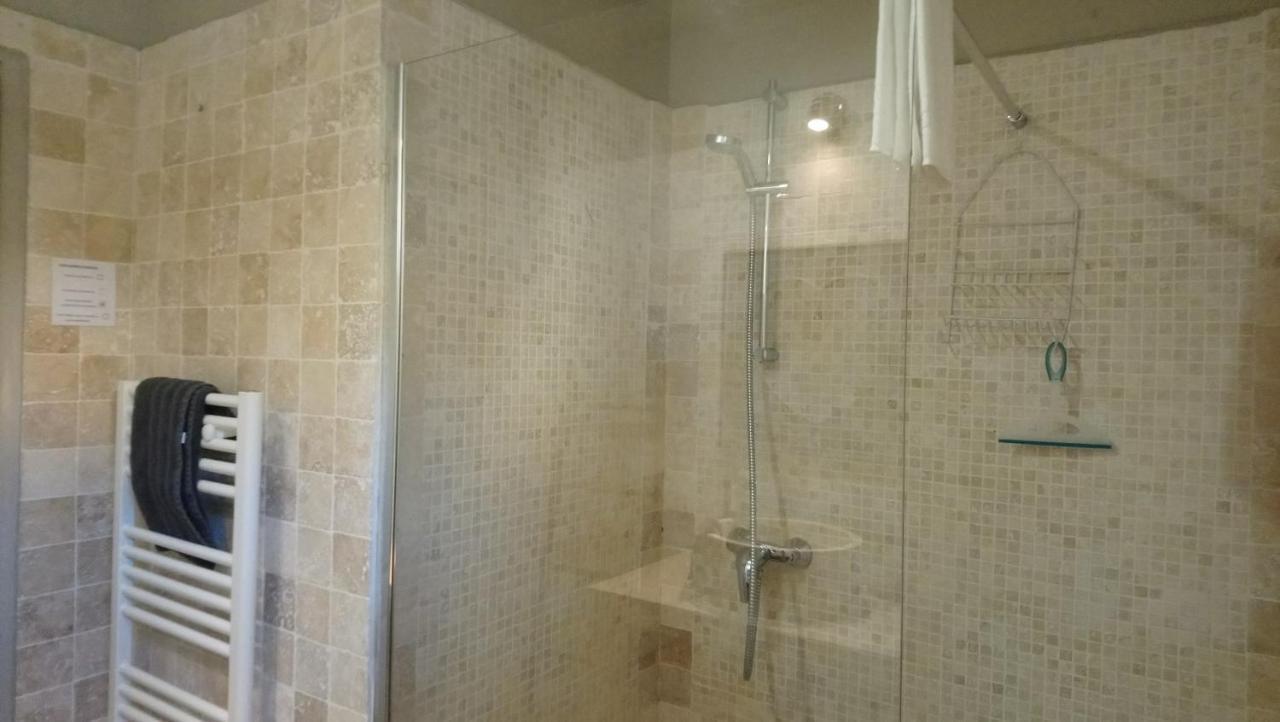 Ferienwohnung Un Coin De Luberon LʼIsle-sur-la-Sorgue Exterior foto